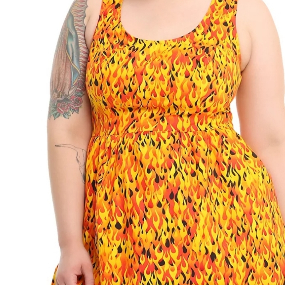 Folter Hot Topic Flame Dress 3x  NWT